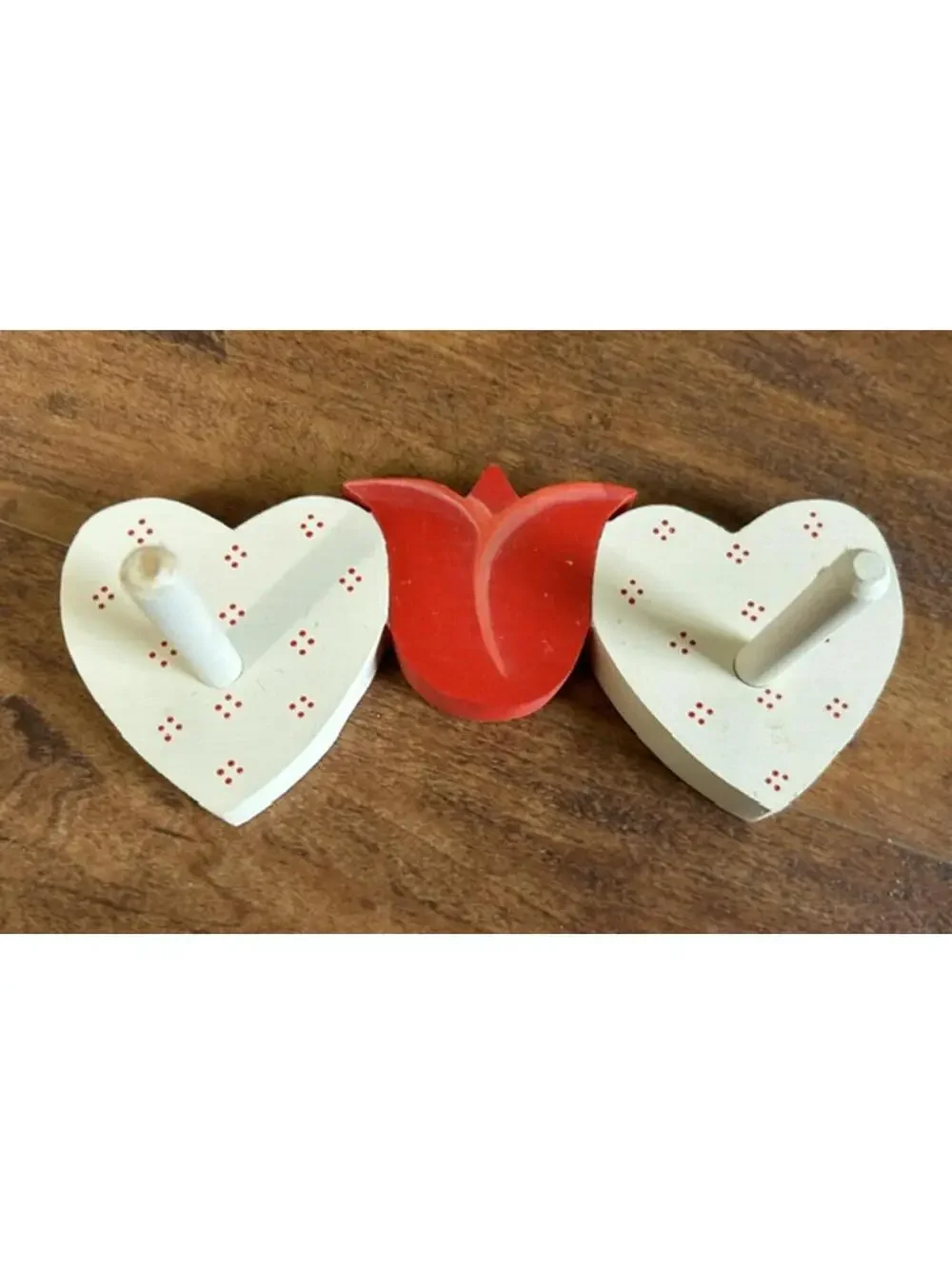 Wooden Wall Hook Rack with Heart and Tulip Design